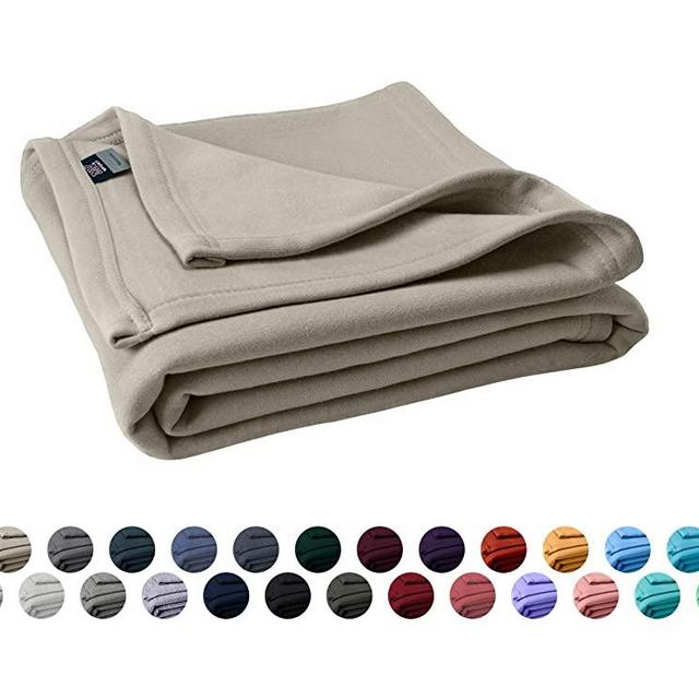 MV Sport Sweatshirt Blanket – Lightweight Blanket – Fleece Knit Throw (Oatmeal)
