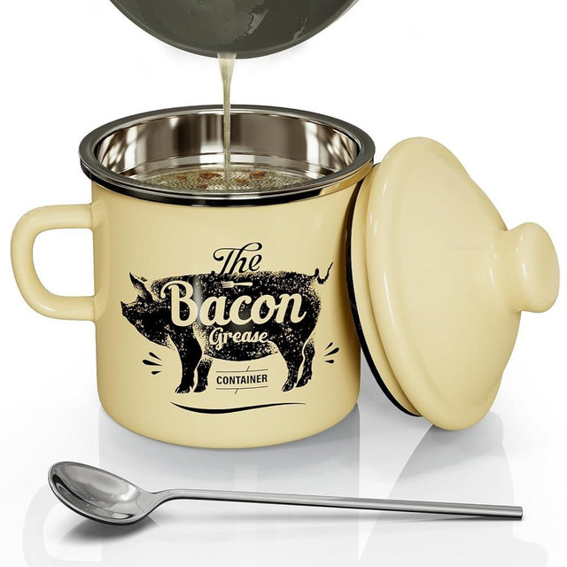 PGYARD Mini Bacon Grease Container With Strainer - 15OZ Enamel Grease Saver, Farmhouse Bacon Grease Keeper For Kitchen Fat Storage-Beige