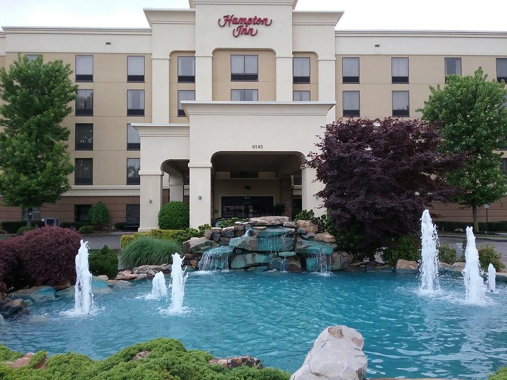 The Wedding Website of Brianna Paradis and Jonathan Lowery