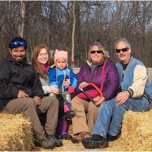 The whole crew went out to get a Christmas tree - including a hay ride. Andrias, Laura, Paulina, Carrie and Russ had a great time.