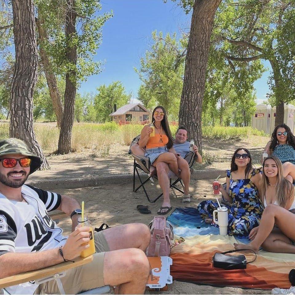 Drinks and friends. 🍻💕