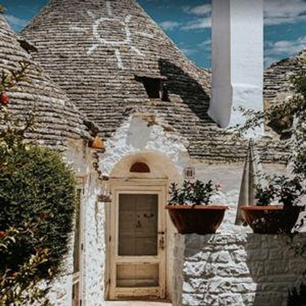 Honeymoon - Guided Tour in Alberbello, Italy