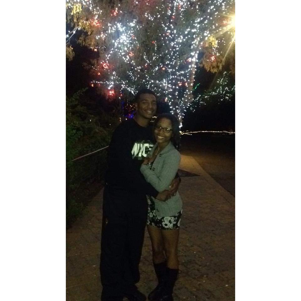 Our first Zoo Lights date😋
