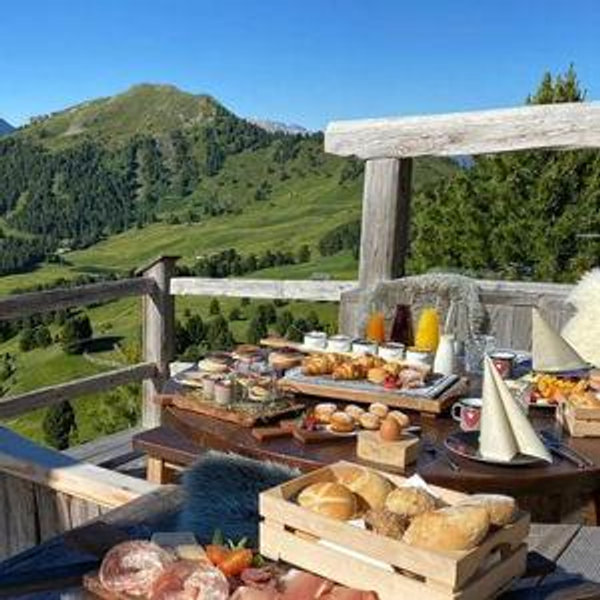 Breakfast with mountain views