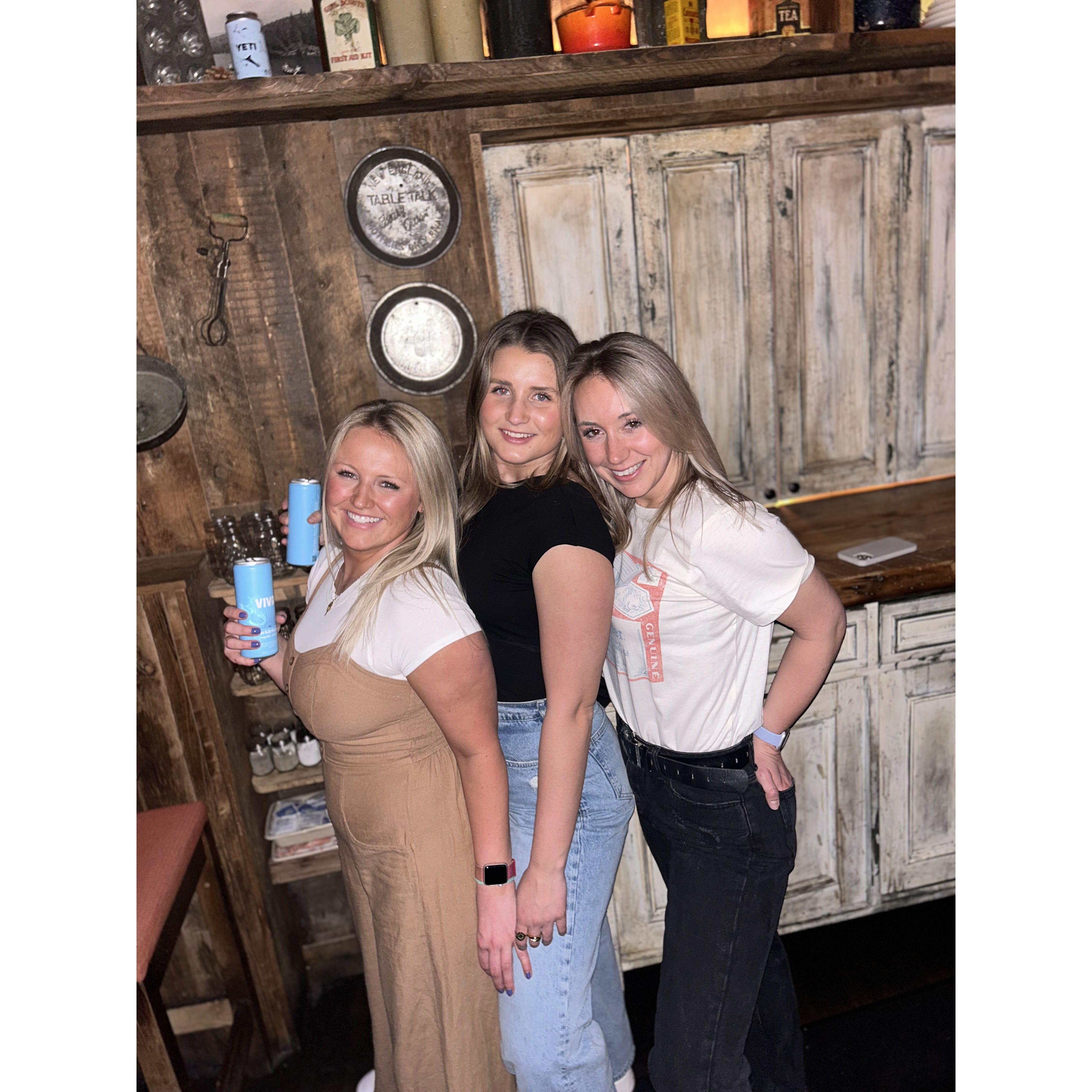 Hanni, Ali & Sarah