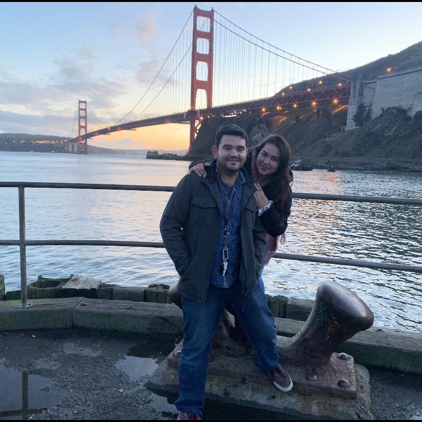 Nuestra primera salida lejos fue San Francisco. Fuimos al Golden Gate, St Francis of Assisi’s shine y terminamos en el puerto 39’ donde me dio mi anillo de promesa. Una perla.