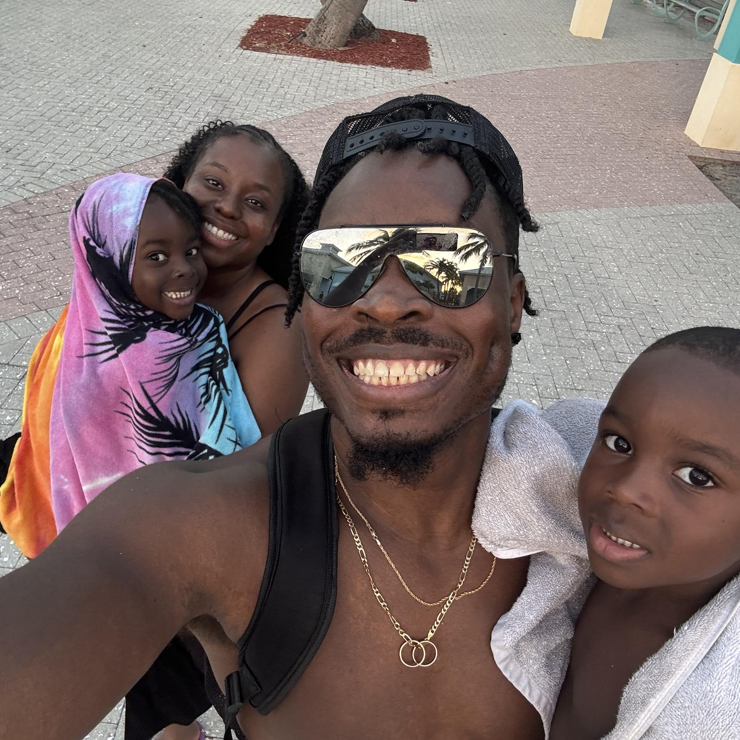 Beach day with the boys🥹