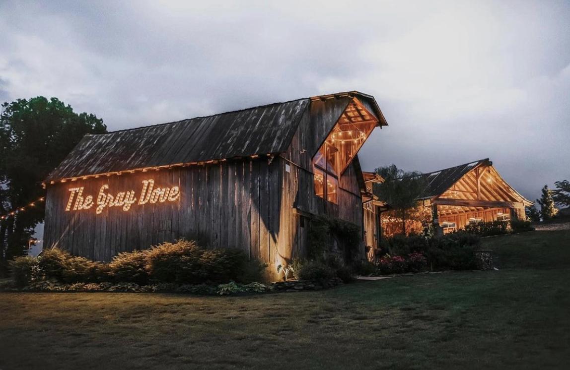 The Wedding Website of Rhianna Renaldo and Bradley Mitchell