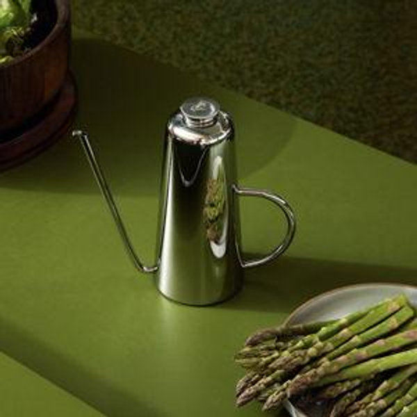 Dripless Oil Can