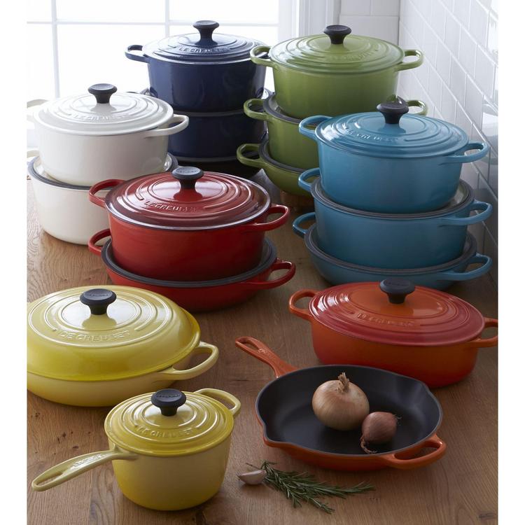 Le Creuset, Signature Round Dutch Oven - Zola