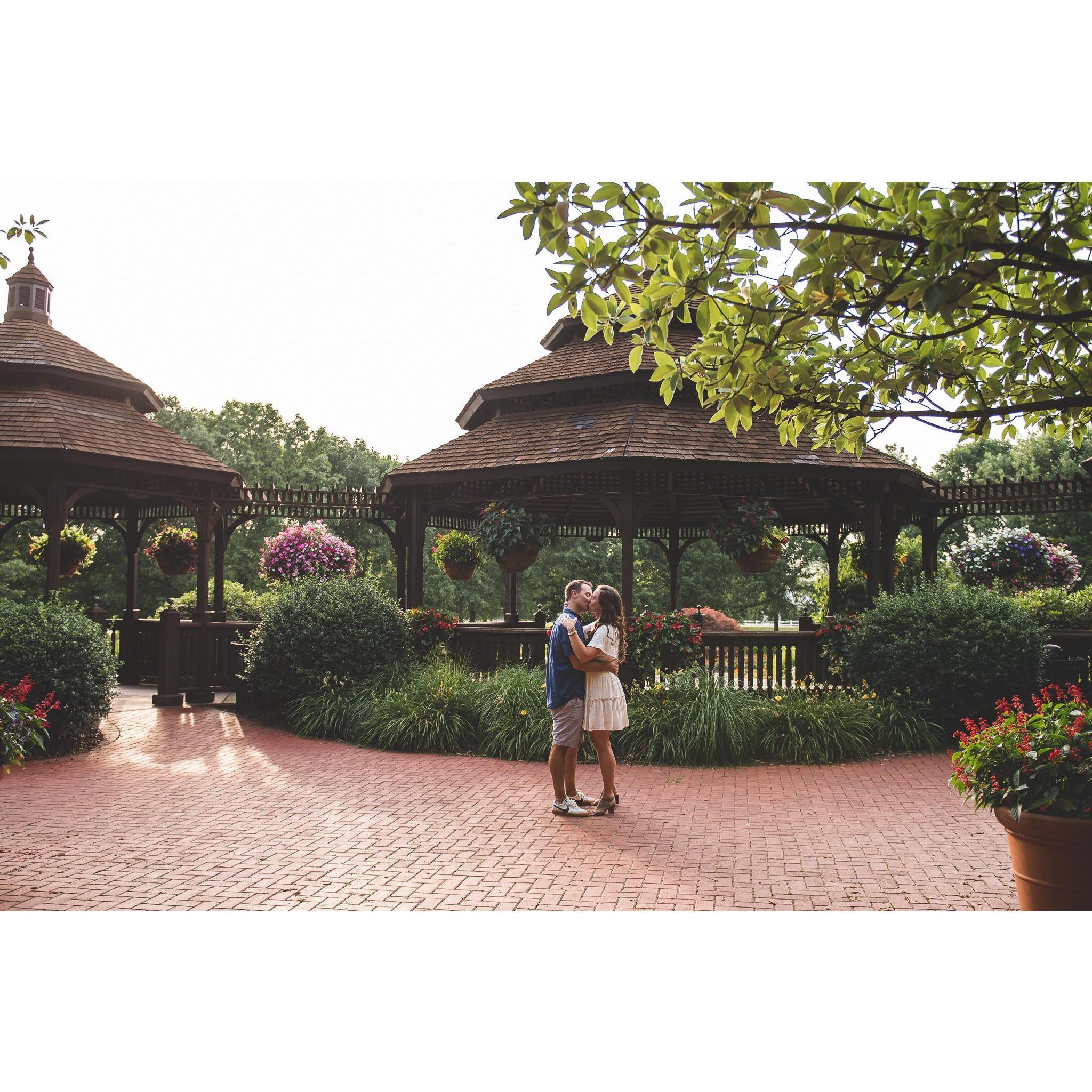 Engagement photos by the incredible Kealy Creative!