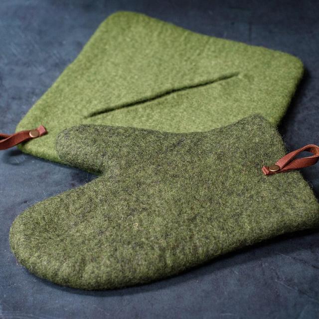 Baking Gift - Felted wool oven mittens in Various Colors - Felt pot holder - Oven Mitt Kitchen Gloves - Fathers day gift - Mothers day gift