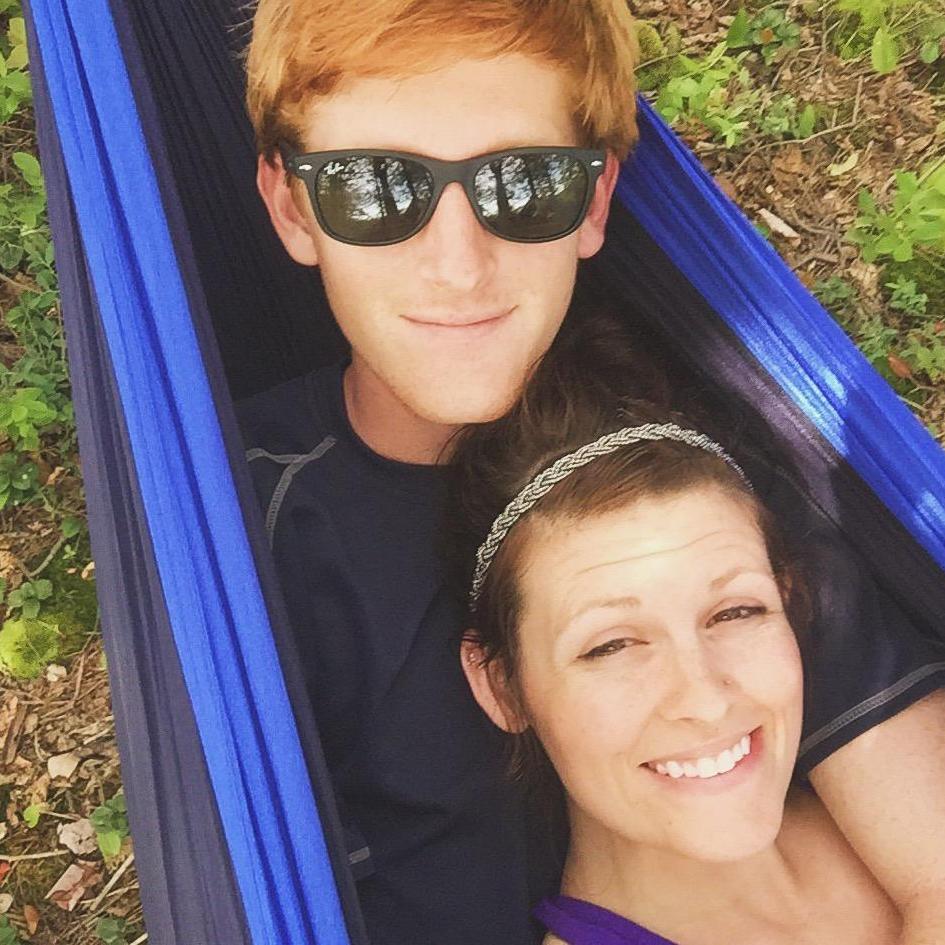 The couple that hammocks together, stays together <3