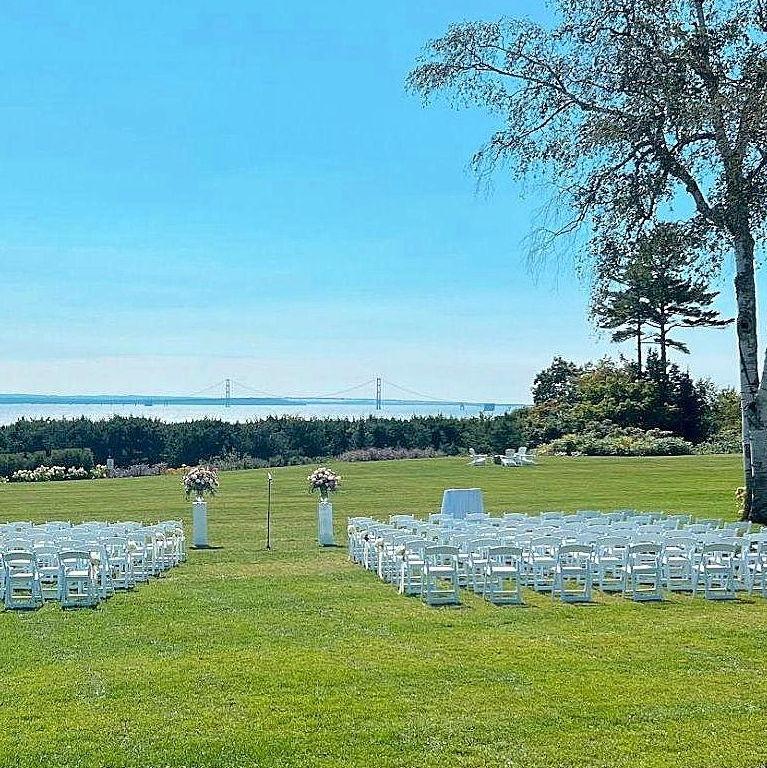 The Straits lawn, Reception location