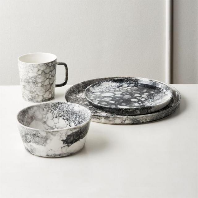 4-Piece Vapor Black and White Place Setting