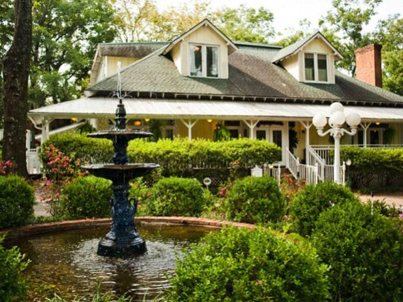 The Wedding Website of Lauren Harrell and Jesse Austin