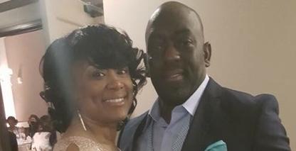 The Wedding Website of DeMond Dabney and Shanette Cole