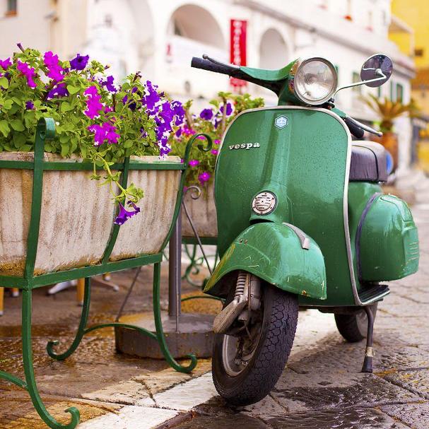 Vespa Rental to Explore the Tuscany Countryside