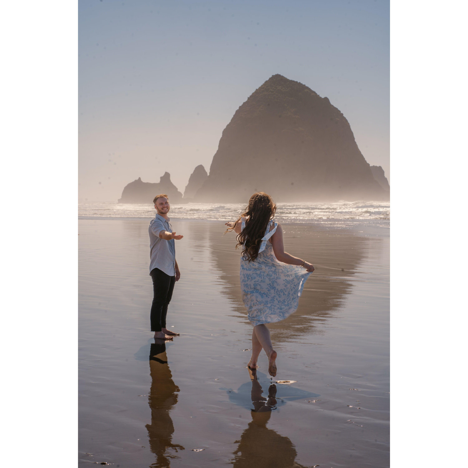 Engagement Photos by Instagram @_moonlightvisuals
