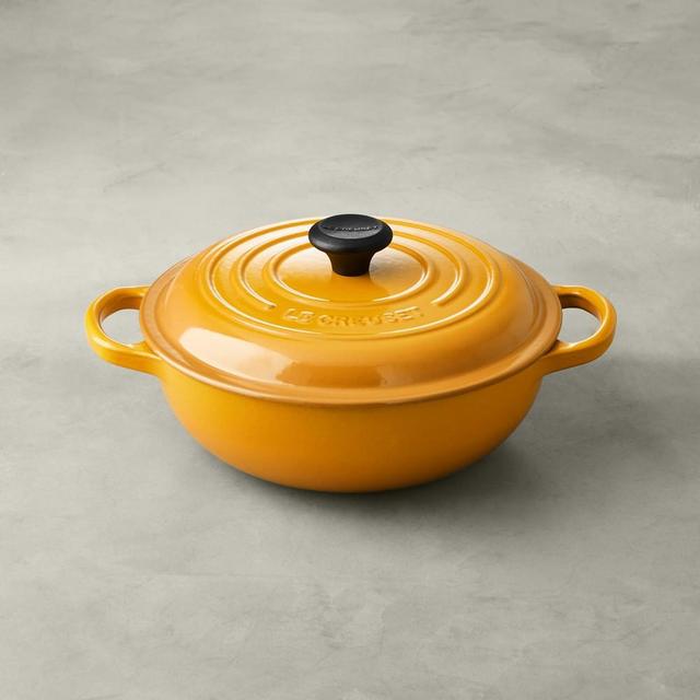 Le Creuset Enameled Cast Iron Signature French Oven, 2 1/2-Qt., Nectar