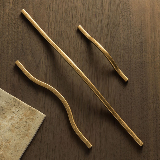 Antique Brass Cabinet Pull Handle: Modern Minimalist Zinc Alloy Knobs