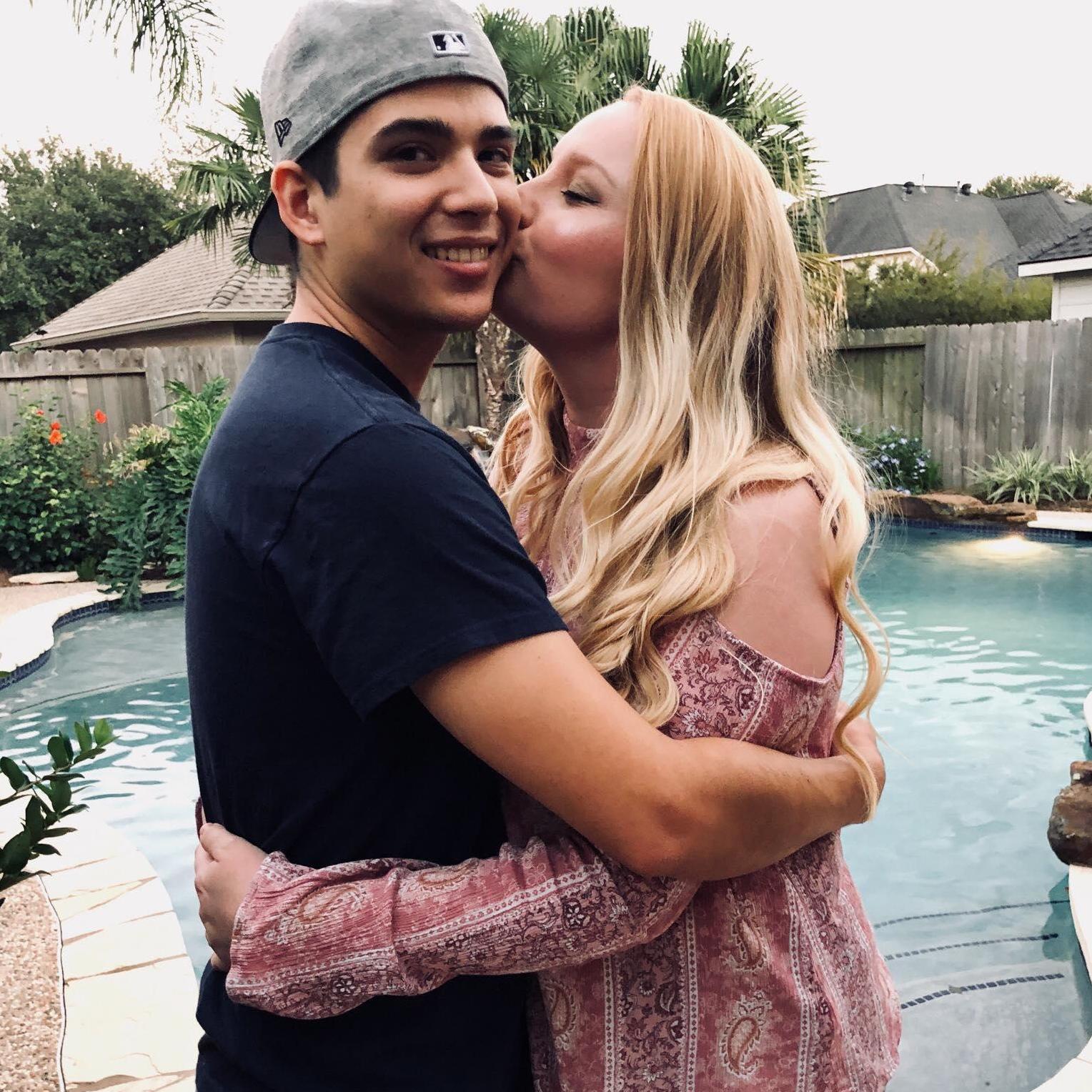 poolside kisses