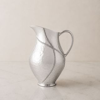 Sueno Pitcher