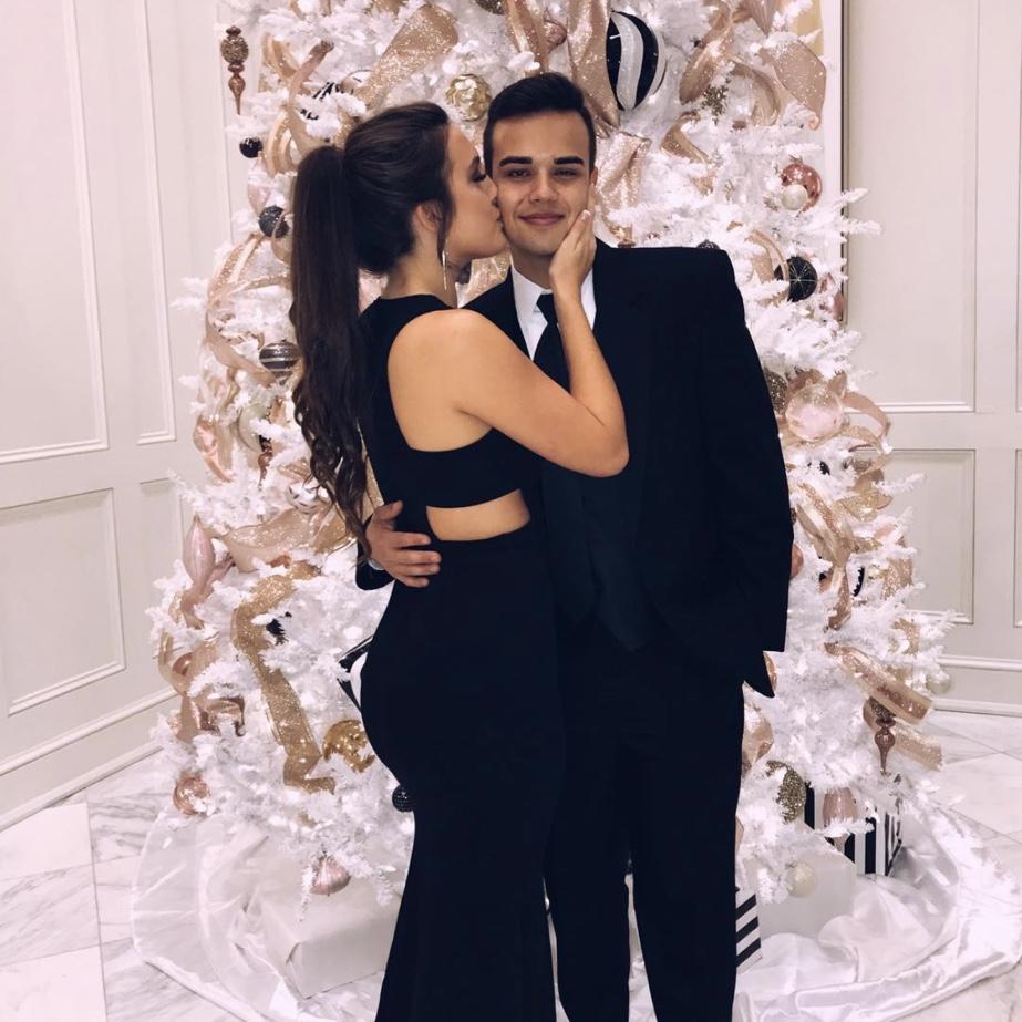 2017, December. Phi Mu Carnation Ball at University of Alabama.