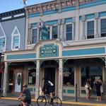Horn's Gaslight Bar & Restaurant