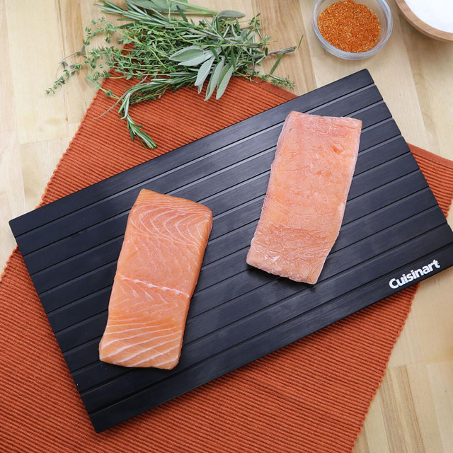 Defrosting tray