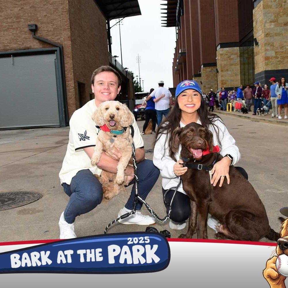 Talked Garrett into bringing Vivi to bark in the park with Arlo and they had the BEST time! Non-stop tail wags and hot dogs for everyone!