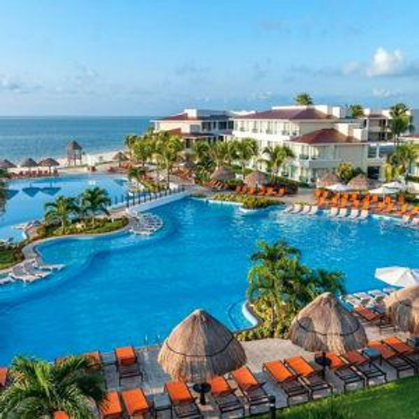Honeymoon --> Moon Palace Resort