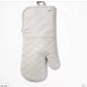 Oven Mitt - Figmint™