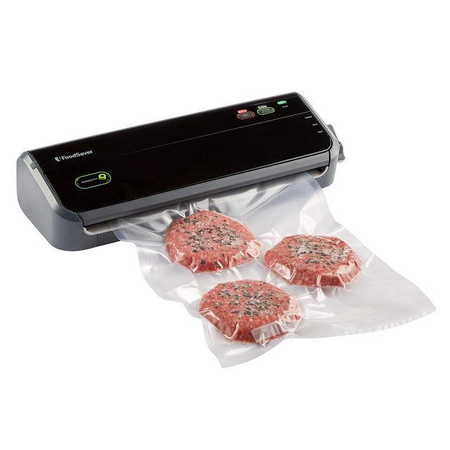FoodSaver FM2000 Vacuum Sealer Machine with Starter Bags & Rolls | Safety Certified | Black