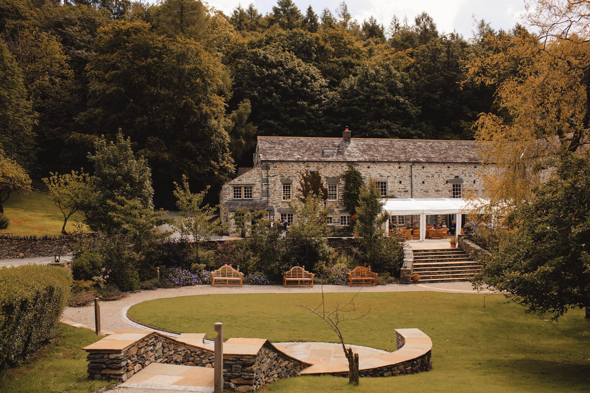The Wedding Website of Emily Fitzsimmons and Luke Savva