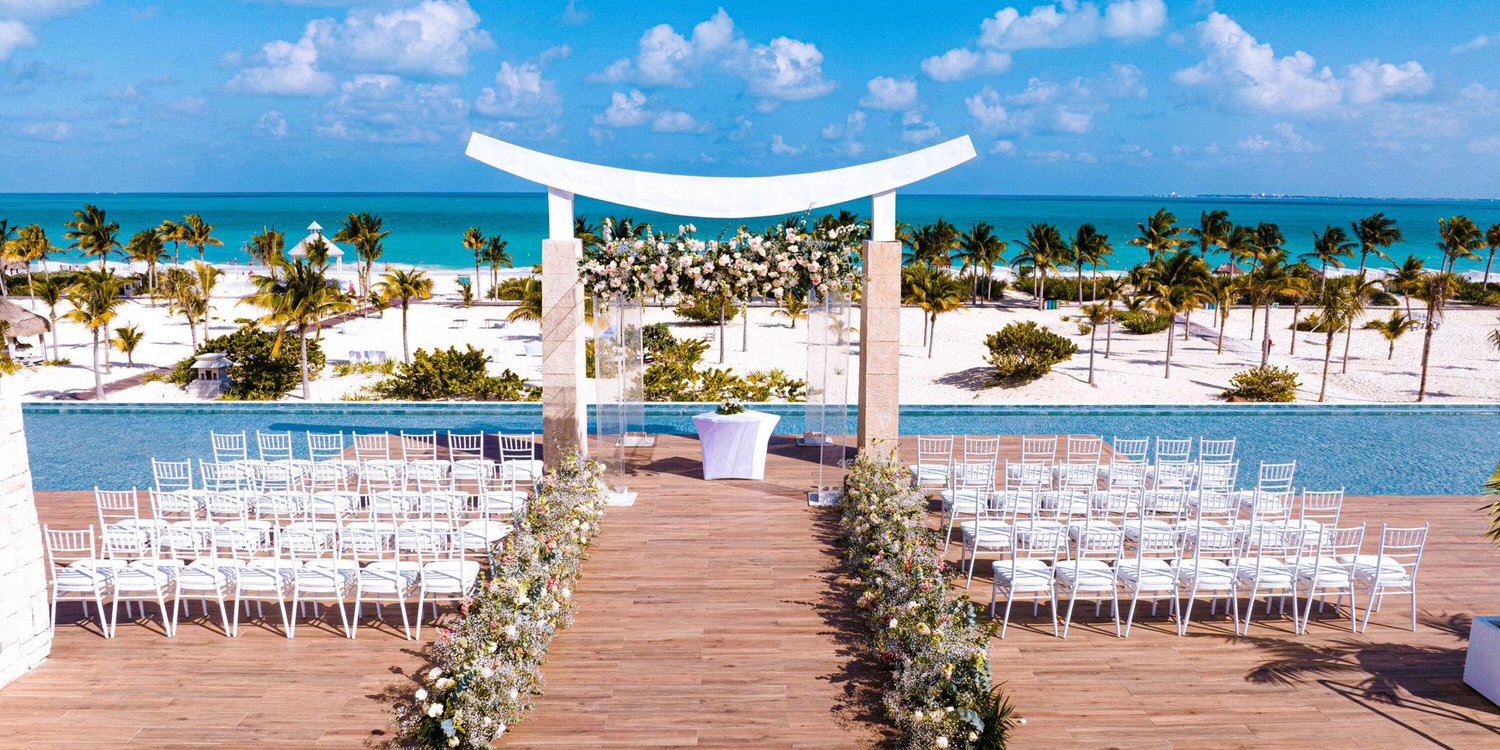 The Wedding Website of Danielle Woodward and Giovanni Belizaire