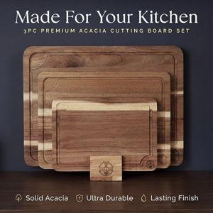 Pre-Oiled, Non Toxic 3-Piece Acacia Cutting Board Set with Stand, FSC Certified Wooden Chopping Boards, Includes 100ml Chopping Board Oil, 3 Size Wood Carving Boards for Home, BBQ Kitchens, Deer & Oak