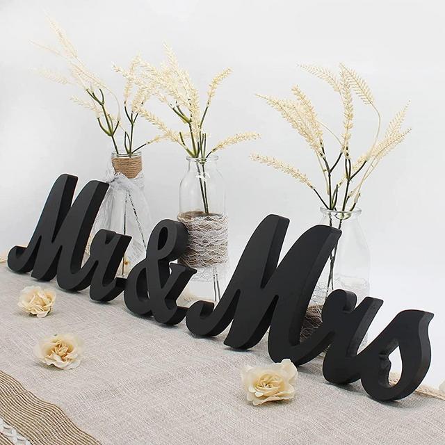 WANTMAZOR Mr and Mrs Signs Wedding Table Decorations, Wooden Freestanding Letters for Photo Props, Rustic Wedding Decoration, Anniversary Wedding Shower Gift (Golden) (Black)
