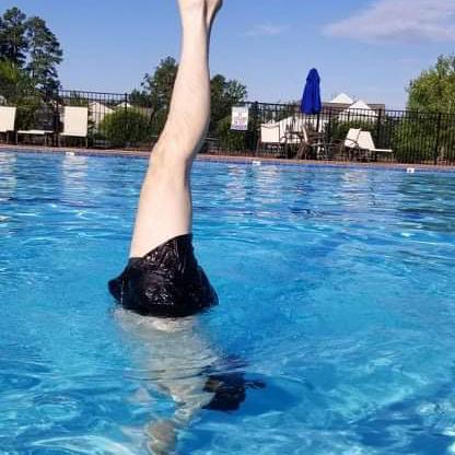 Jon showing off in the pool...