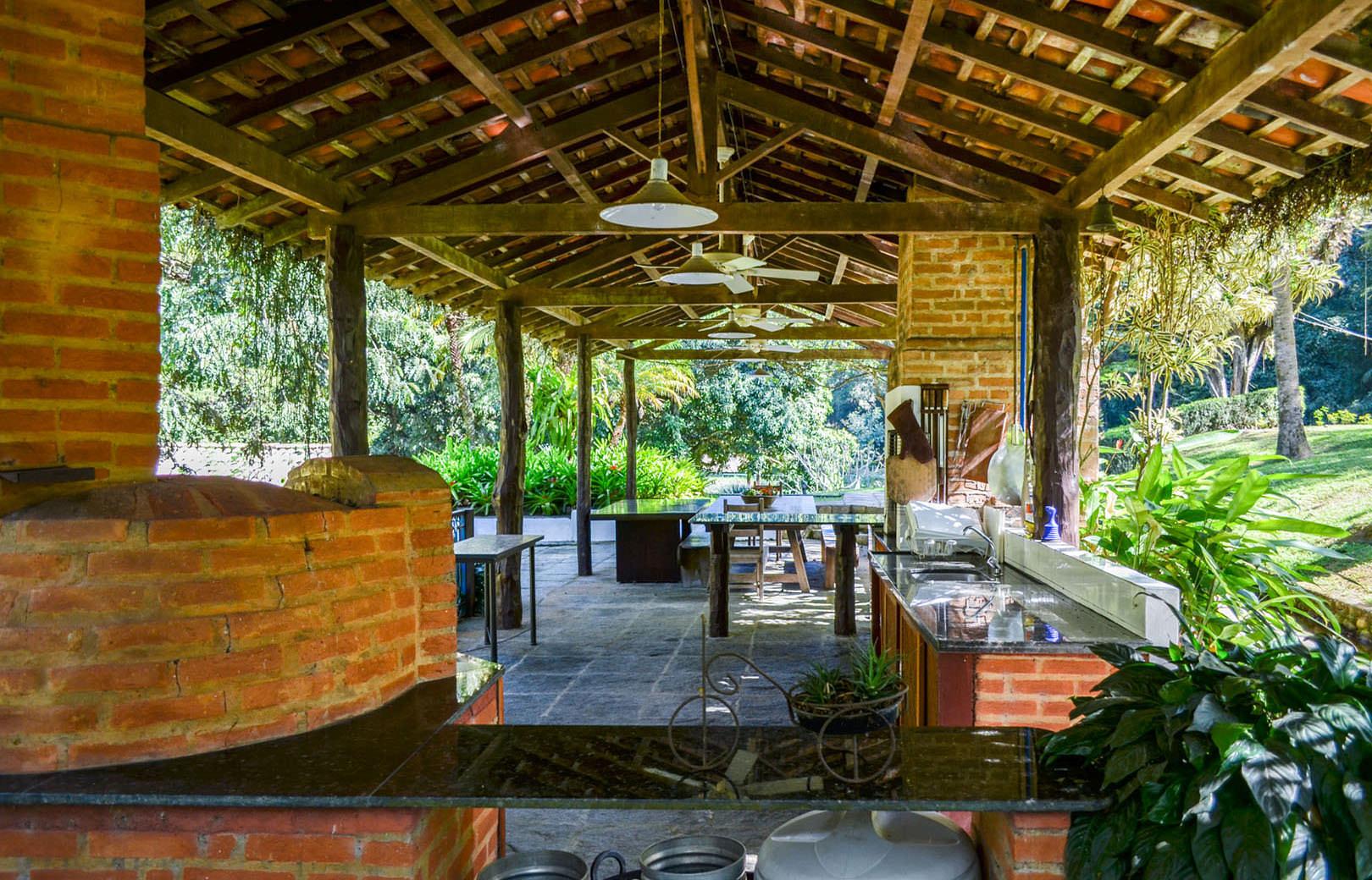 The Wedding Website of Christine Lobo and Guilherme Strachan