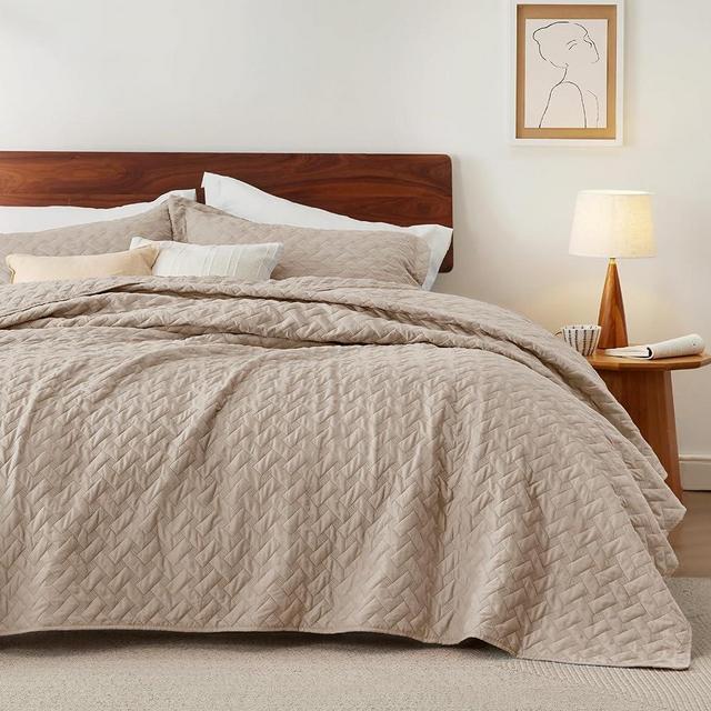 Bedsure King Size Quilt Set - Lightweight Summer Quilt King - Light Camel Bedspread King Size - Bedding Coverlet for All Seasons (Includes 1 Quilt, 2 Pillow Shams)