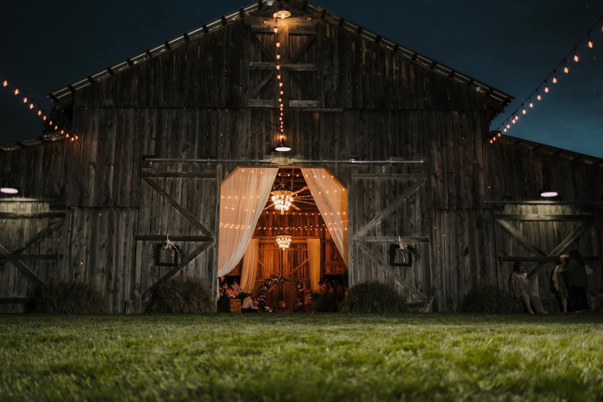 The Wedding Website of Courtney Thomas and Seth Turner