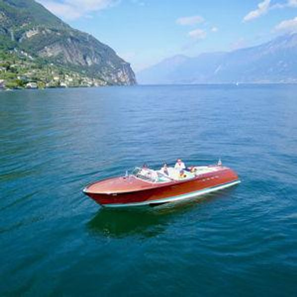 Honeymoon: Half-Day Boat Excursion around Lake Garda