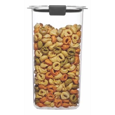 Rubbermaid Brilliance 6.6 cup Pantry Airtight Food Storage Container