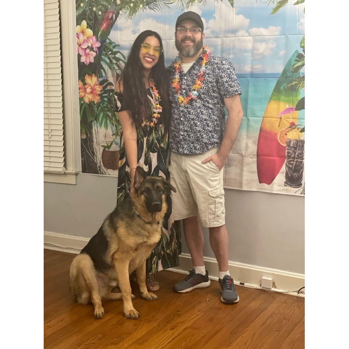 Family photo at Monica's 30th birthday party - tropical themed of course!