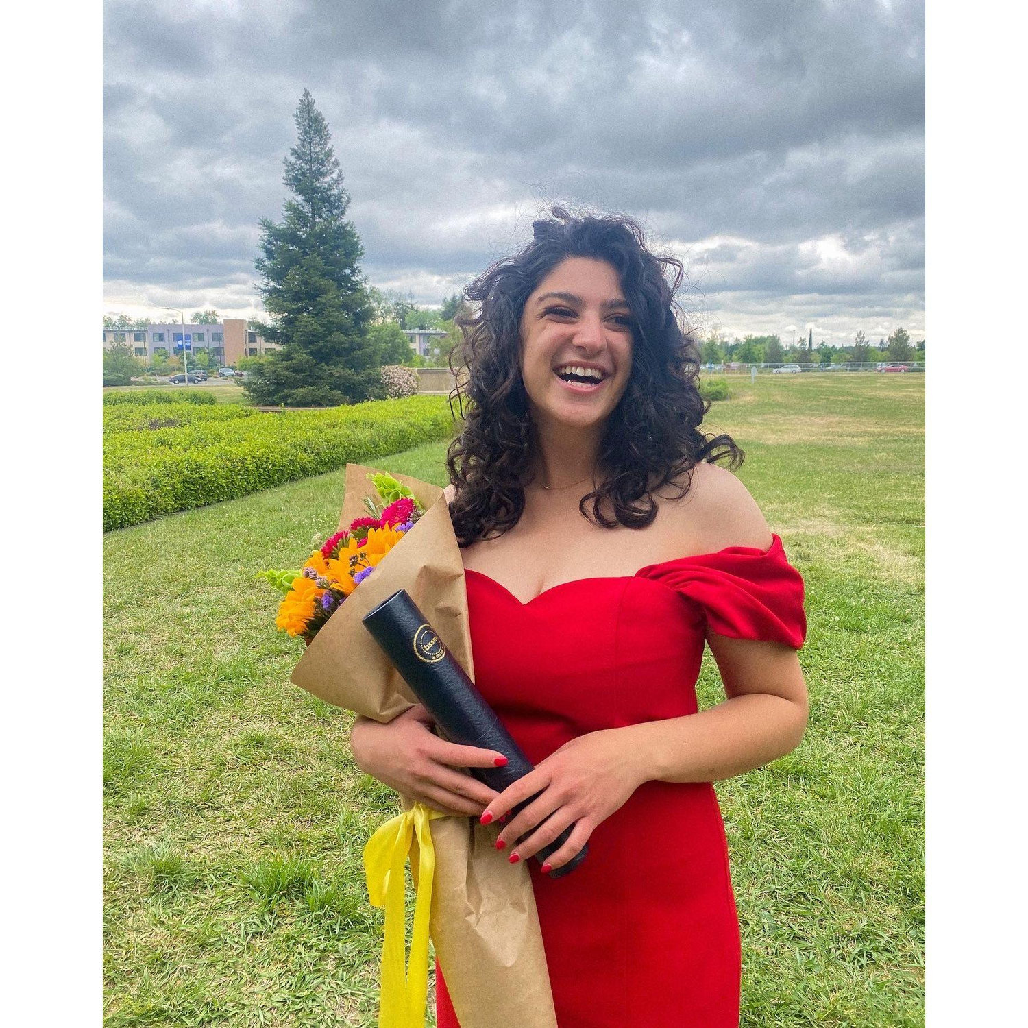 A moment for the graduation bouquet from David! 💐❤️