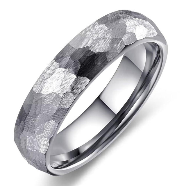 Adreamz 6mm 8mm Mens Hammered Tungsten Carbide Wedding Rings Black Silver Hammered Wedding Band Brushed and Step Edge