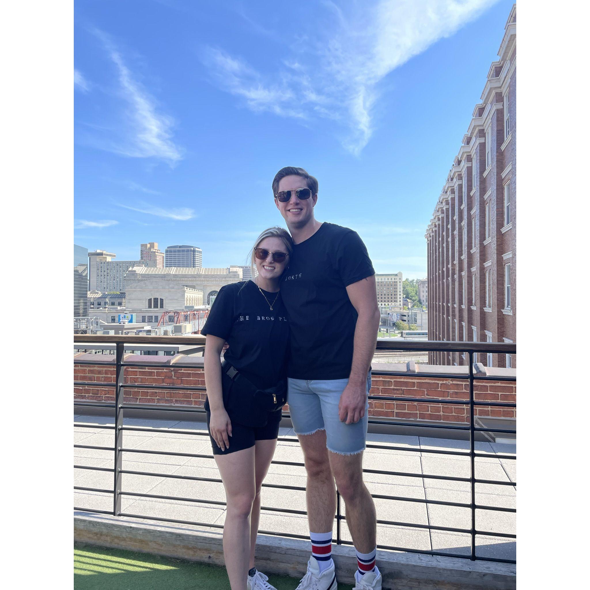 Bar crawl in downtown KC