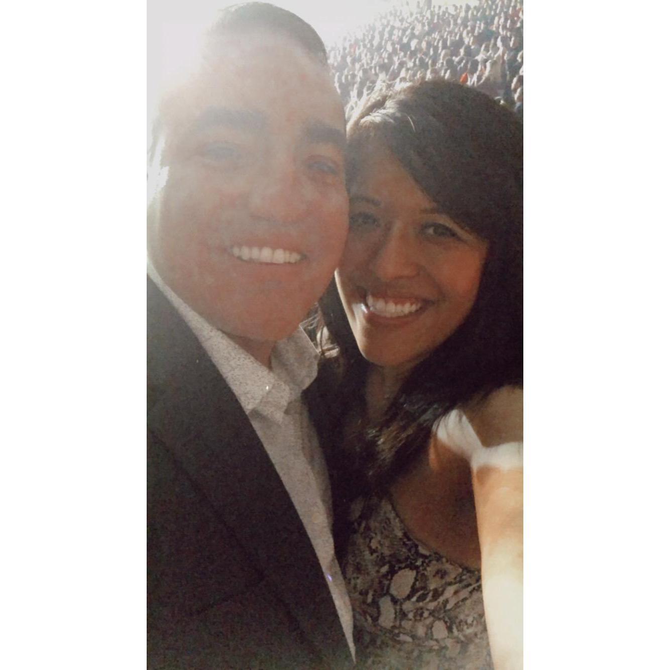 Que el corazoncito es mio, mio, mio, mio, mio
Aventura concert!