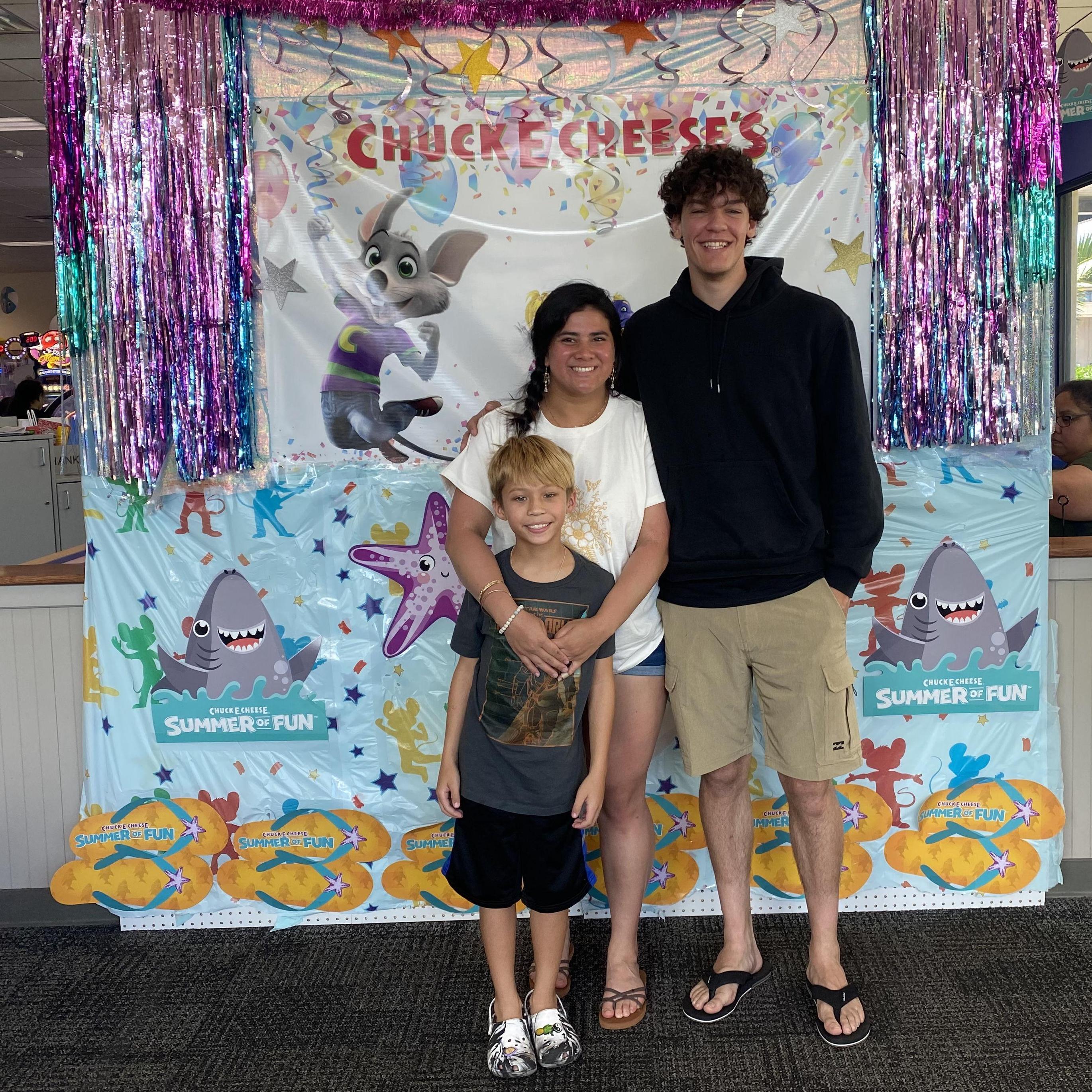 The two took Truman (Alyssa's little brother) out to Chuck E Cheese's for a fun day out!